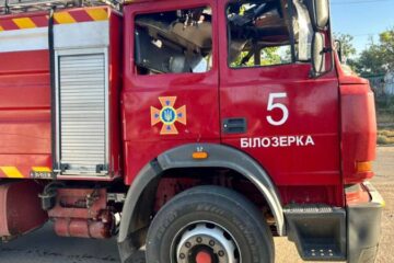 Російський дрон атакував пожежну станцію на Херсонщині, є поранені