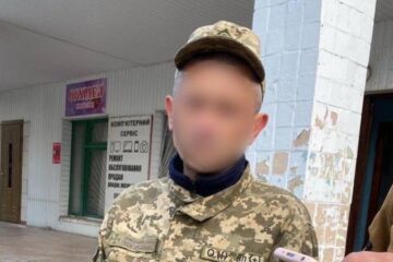 Правоохоронці підозрюють військовослужбовця у передачі розвідданих ворогу