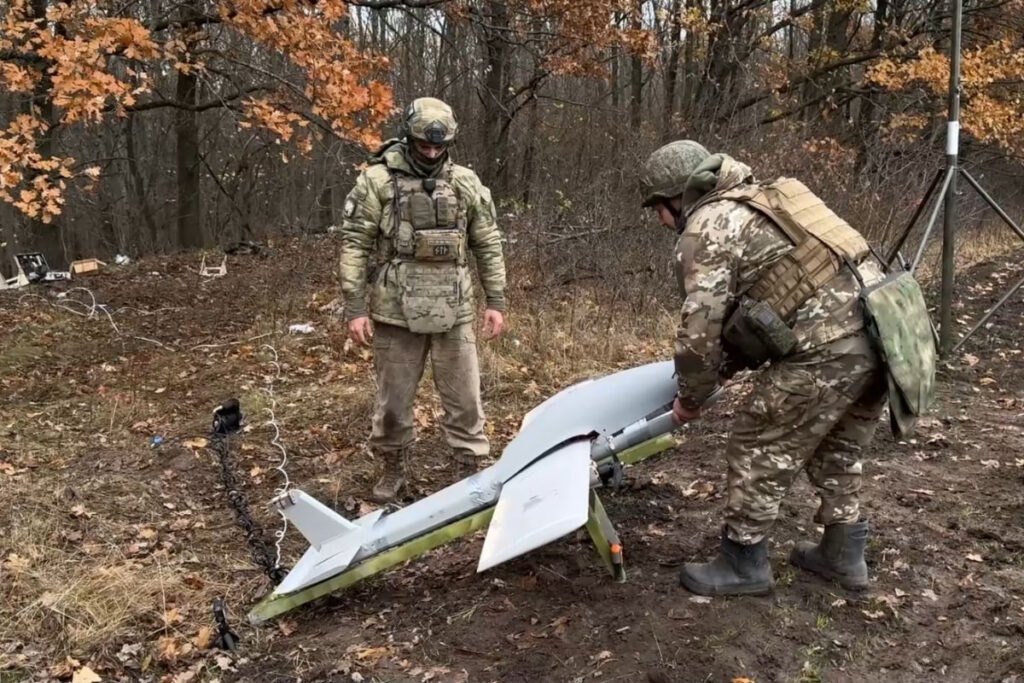 Російські окупанти з дроном 'Молнія-2'