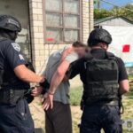 На Вінниччині під час похорону бійця чоловік ходив по подвір’ю, обгорнувшись російським триколором