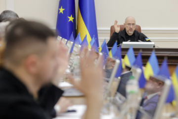 Мільярди гривень на розмінування, медицину та освіту: уряд розподілив надані партнерами кошти