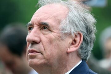 Прем’єру Франції загрожує черговий вотумом недовіри від соціалістів
