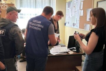 Офіцери військової частини організовували фіктивну службу “мертвих душ” і завдали державі  збитків на 7,7 млн грн