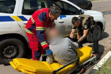 Поліцейські евакуювали пораненого цивільного на Харківщині