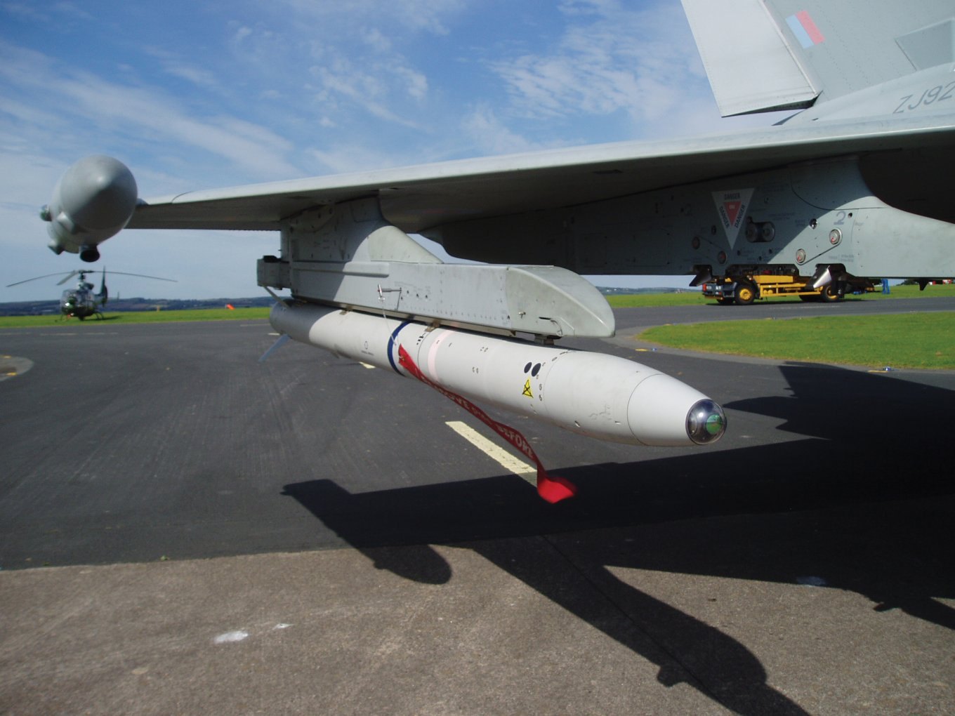 Авіаційна ракета ASRAAM під крилом винищувача Typhoon