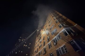 Росіяни обстріляли Одесу БПЛА, у місті палає багатоповерхівка (оновлено)