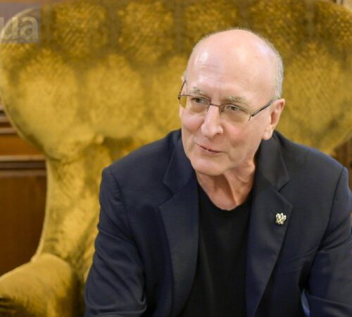 Директор Метрополітан-опера Пітер Ґелб : ”Я не хочу мати культурні зв’язки з убивцями. Тому я повністю припинив таку співпрацю”