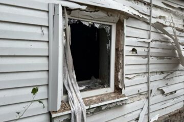 Сільгосппідприємство, будинки та газогін пошкоджені унаслідок атак РФ на Дніпропетровщині