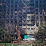 “Казки для дурнів”: BBC поспілкувалася з мешканцями Маріуполя про справжній стан справ у місті