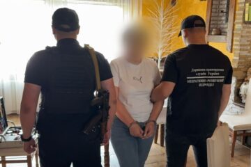На Закарпатті сімейна лікарка «торгувала» дозволами на виїзд для військовозобов’язаних