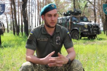 Відбив атаки противника попри поранення в руку: історія морпіха 35-ї бригади