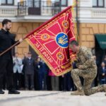 Президент вручив бойові прапори та відзнаки кільком підрозділам
