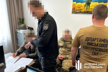 Роками крала по 30 грн із зарплат бійців: бухгалтерка військової частини привласнила 11,5 млн