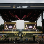У США пройшов військовий парад у день народження Трампа. Водночас відбулися протести «Без королів»