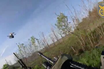 «Шалений Макс» по-українськи: легіонери на ходу з пікапа збили ворожий дрон