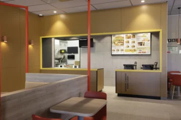 Перший McDonald’s у Залізничному районі Львова