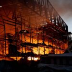 «Палаючі склади з їжею та розбиті хати» — росія знову атакувала Одесу: четверо людей постраждали