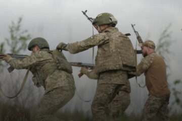 «Тут річ не в грошах, а в захисті країни»: що насправді мотивує нове покоління йти до війська