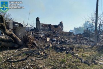 Один удар ФАБ-1500 — 50 пошкоджених будинків: росіяни скинули півторатонну бомбу на селище на Харківщині