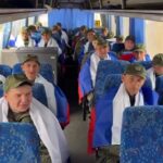Фейкові емоції — «радість» звільнених полонених окупантів виявилася постановкою