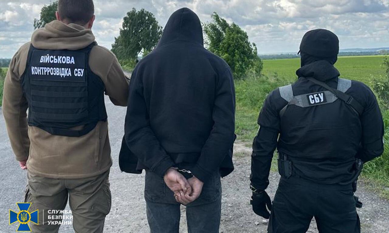 Готував удари по аеродромах ЗСУ — на Рівненщині контррозвідка СБУ викрила агента фсб