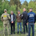 Пішли на таран: на Волині ділки, яких впіймали на хабарі, намагалися переїхати прикордонника