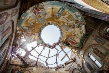 Рев артилерії та вибухи КАБів не стихають: як живе і бореться прифронтова Костянтинівка