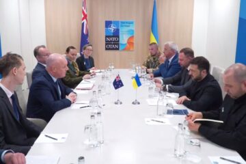 Інвестиції у ВПК — Володимир Зеленський обговорив з прем’єром Нової Зеландії боротьбу з «шахедами»