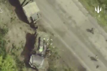 Рідкісний «звір» у прицілі: на Донеччині вполювали ворожу ремонтно-евакуаційну машину
