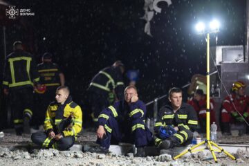 У Луцьку з-під завалів деблокували тіло дівчини: завершено рятувальні роботи