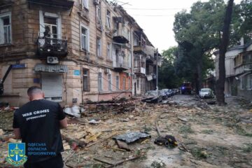 Російська атака дронами по Одесі: збільшилась кількість загиблих, зруйновані медзаклади й вокзал
