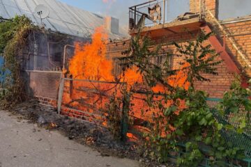 Дніпропетровщина потерпає від ударів росії: є жертви та масштабні руйнування