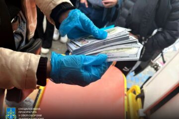 На Львівщині викрили жінку, яка за $25 тисяч обіцяла вивезти чоловіків за кордон