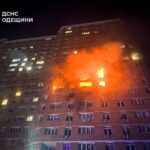 Нічний ракетний удар по багатоповерхівці в Одесі: масштабні пожежі, є жертви