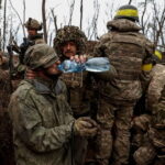 «Випрошували провізію, їм скидали російський прапор» — поблизу Лимана збирають «врожай» ворожих полонених