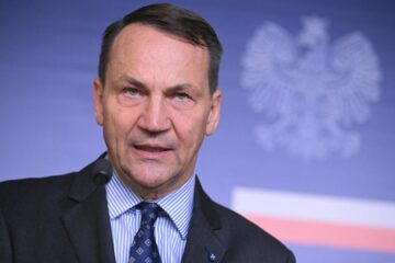 Висміяв «триденну» операцію рф — глава МЗС Польщі подякував Україні за знищення 4 тисяч російських танків