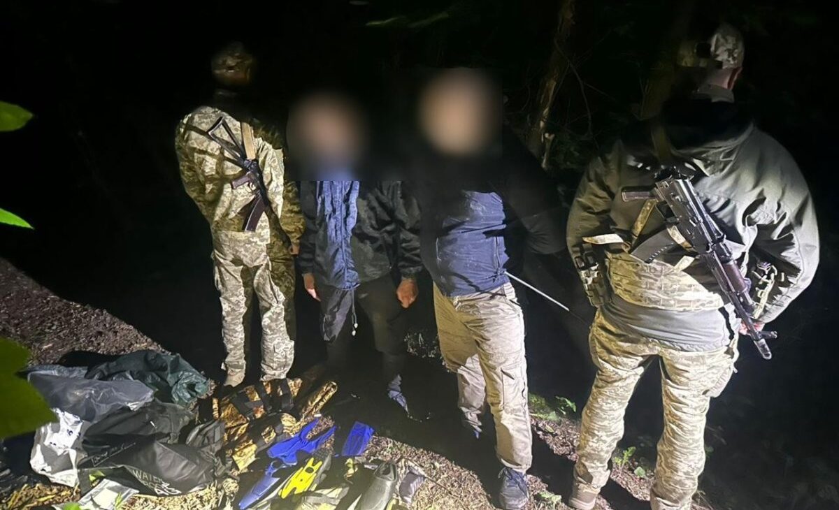 На Вінниччині затримали ухилянтів з ластами, які збиралися переплисти Дністер