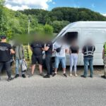Прикинувся батоном і тікав у Румунію: прикордонники викрили чергових ухилянтів