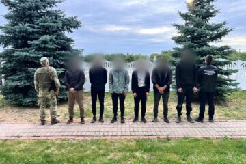 Хотіли до Угорщини, а потрапили до прикордонників: викрито групу порушників