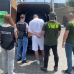 Замаскував хабар під допомогу армії: затримали чоловіка, який намагався підкупити військового