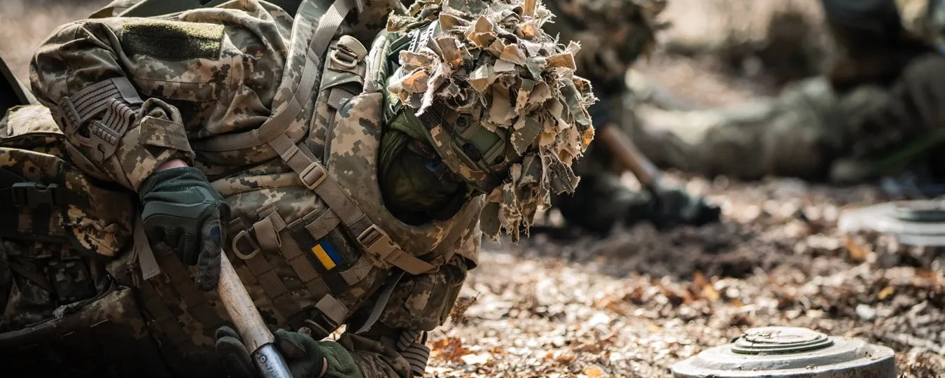 Україна швидко втрачає території, — Максим Жорін