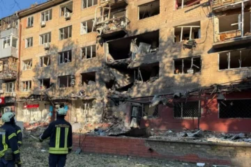 Росіяни пошкодили п’ятиповерхівку на Відрадному: будинок може обвалитися