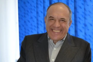 Ексвикладача КНУ Василенка, який назвав українок «голодними на секс», програв суд за поновлення