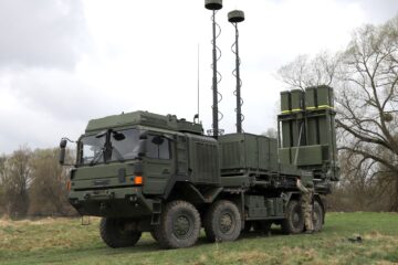 Рустем Умєров привітав українських бійців з День зенітних ракетних військ