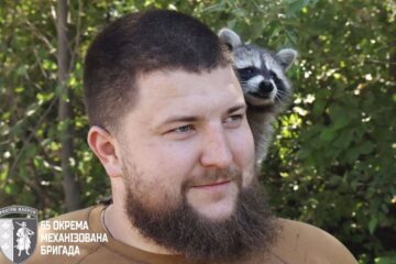 «Сержантка Моллі» — у бійців бригади «Великий Луг» з’явилася незвичайна вихованка