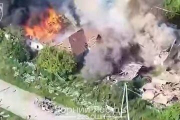 Добивали по кущах — Сили оборони показали, як «висиляли» окупантів із захопленого ними будинку