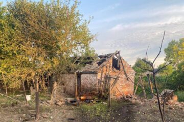 Атака ворожих БПЛА на Полтавщину: уламками пошкоджені кілька будинків