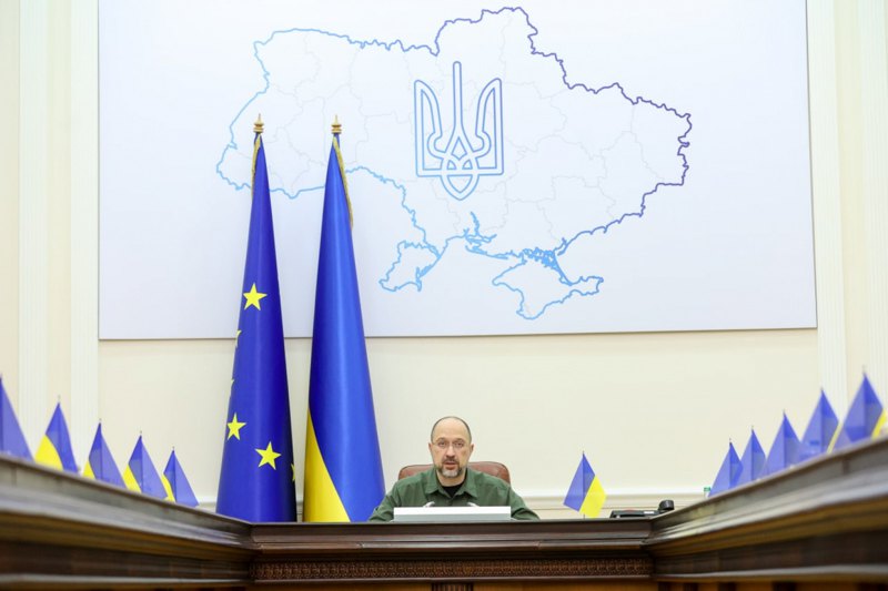 Денис Шмигаль під час засідання кабміну.