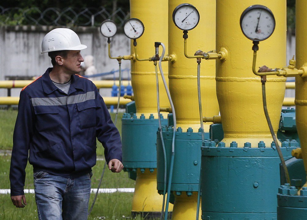 Одне із газових сховищ на Західній Україні.
