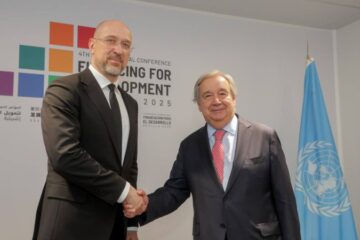 Шмигаль обговорив із генсеком ООН Гутеррешем обстріли України та розмінування